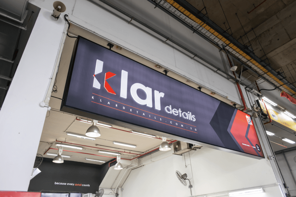 Klar Details illuminated business sign